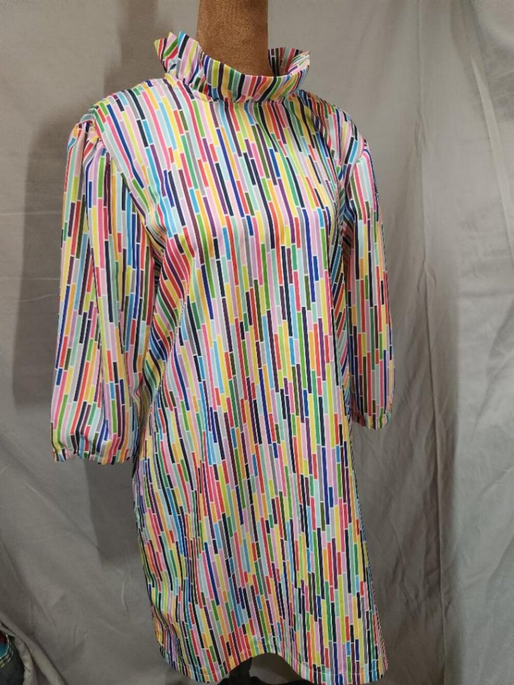 Haley and the Hound Colorful Ruffle Neck Retro Pop Inspired Midi Dress Sz Lg